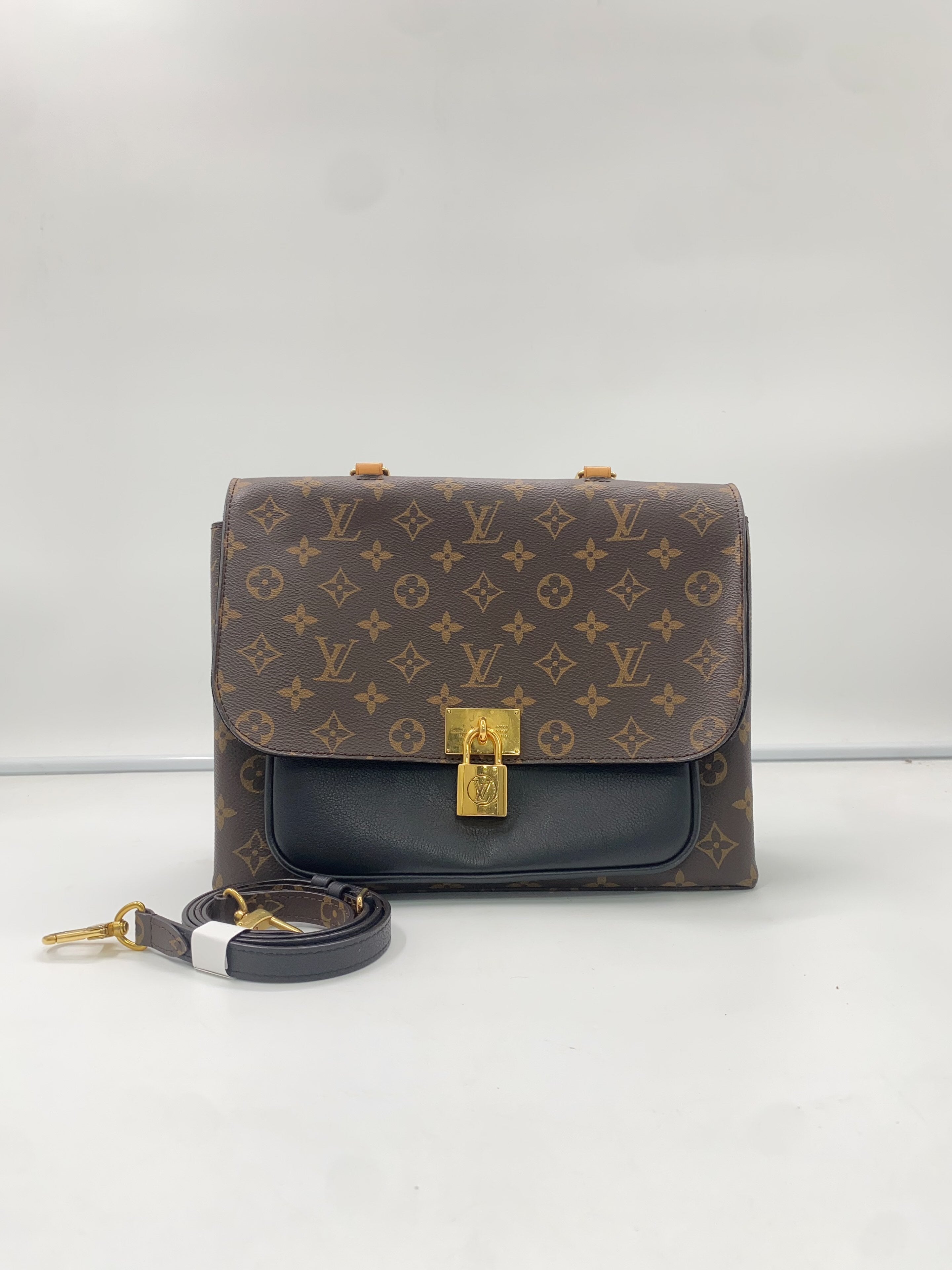 Louis Vuitton Messenger Bag