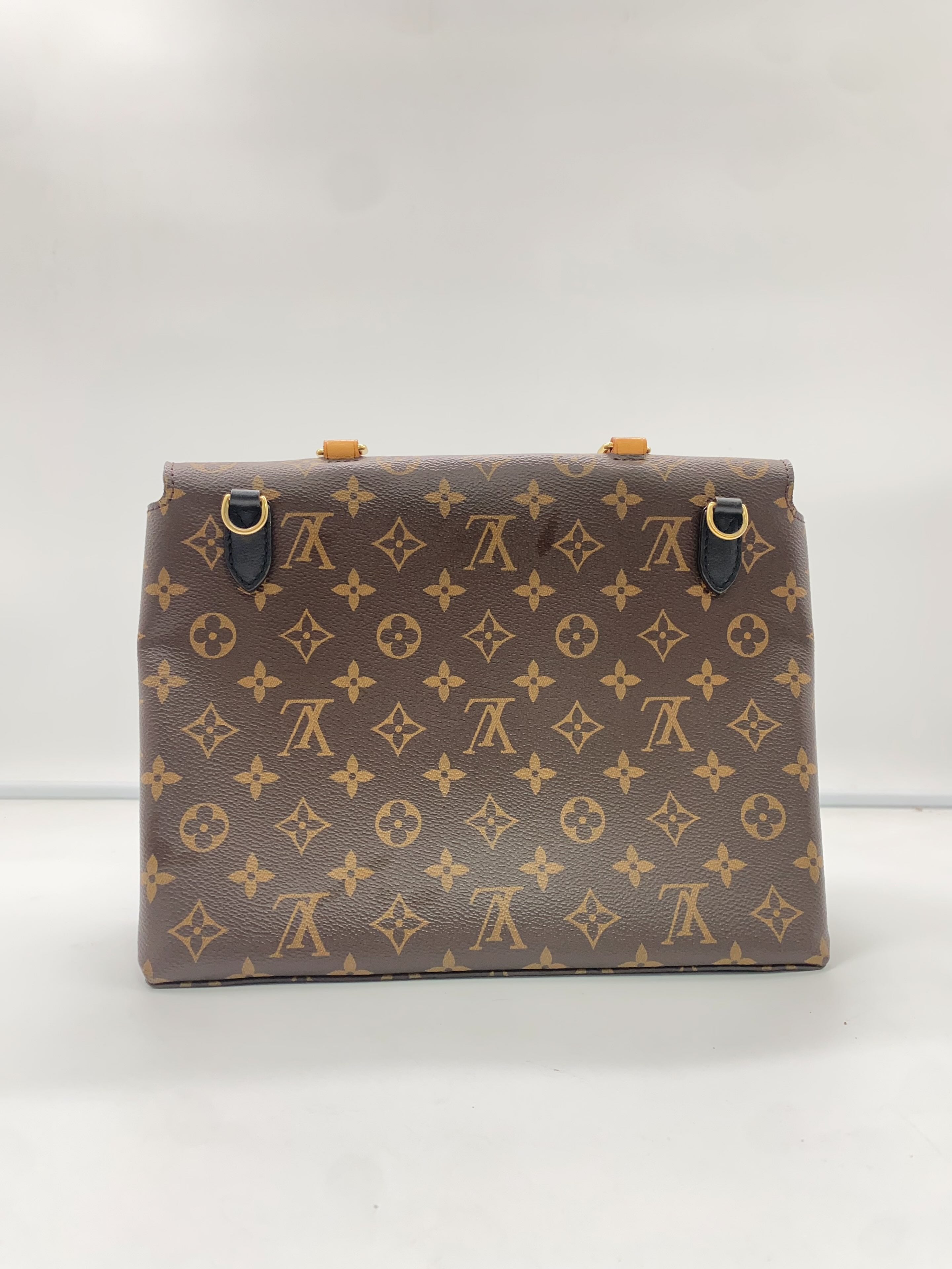Louis Vuitton Messenger Bag