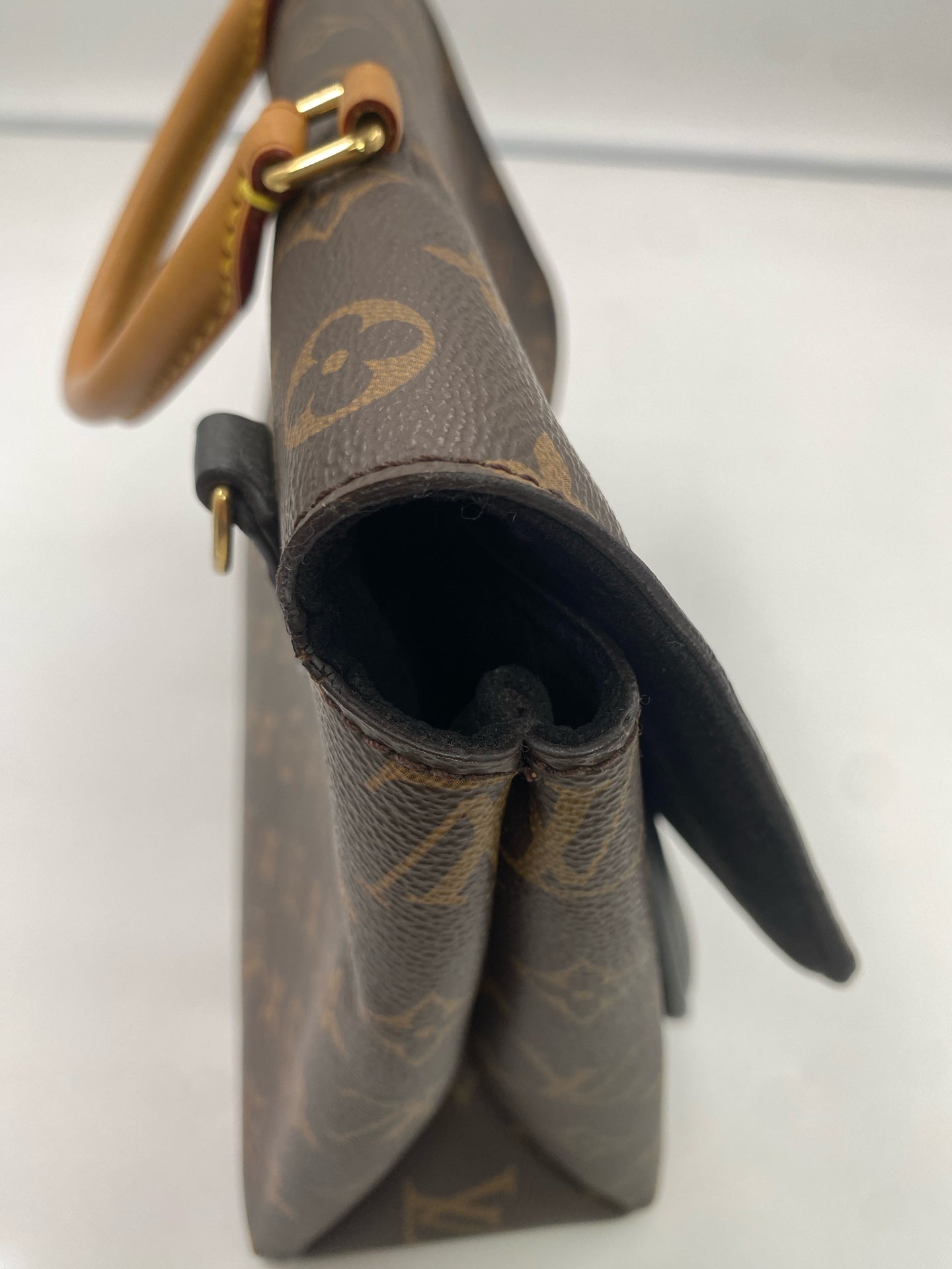 Louis Vuitton Messenger Bag