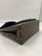 Louis Vuitton Messenger Bag