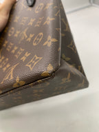 Louis Vuitton Messenger Bag