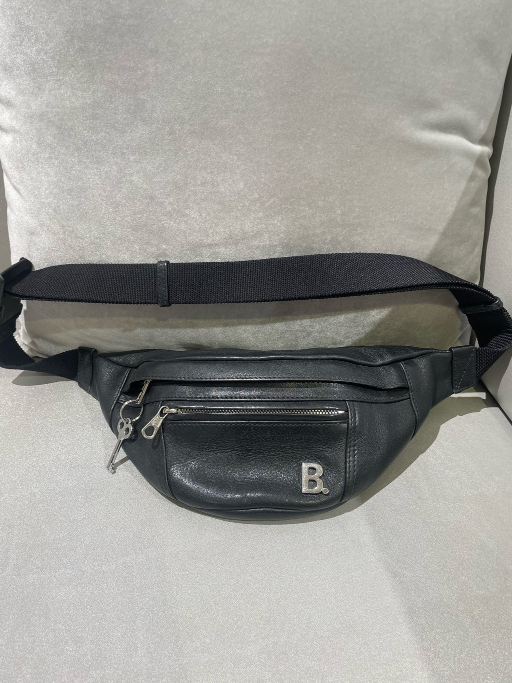 Balenciaga Belt Bag & Fanny Pack 580028-1EU1N-1000