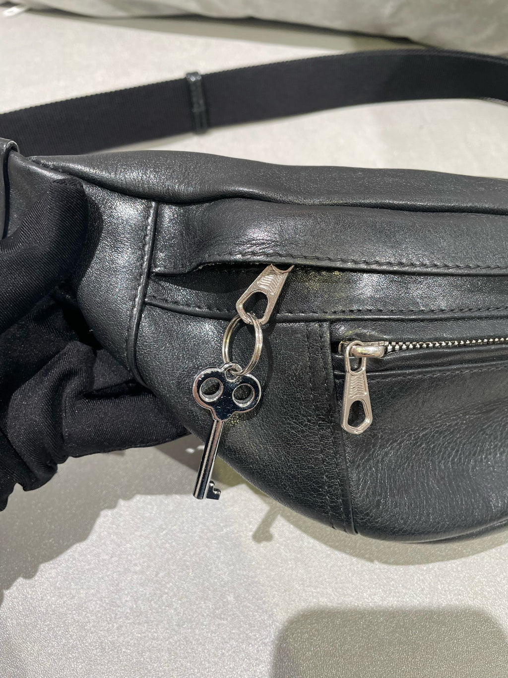Balenciaga Belt Bag & Fanny Pack 580028-1EU1N-1000