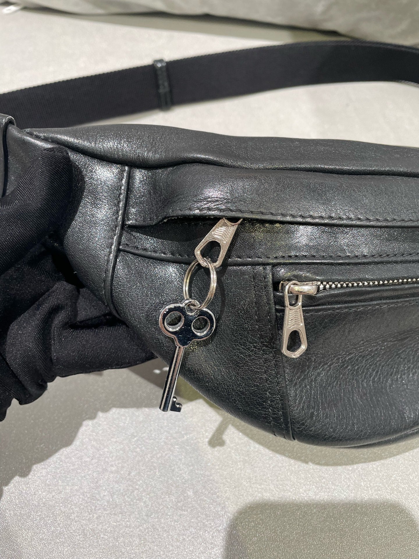 Balenciaga Belt Bag & Fanny Pack 580028-1EU1N-1000