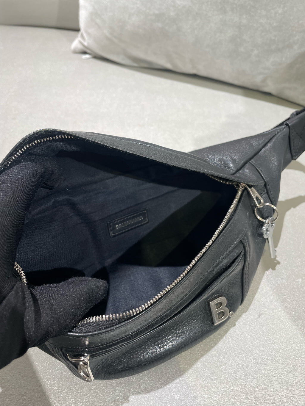 Balenciaga Belt Bag & Fanny Pack 580028-1EU1N-1000