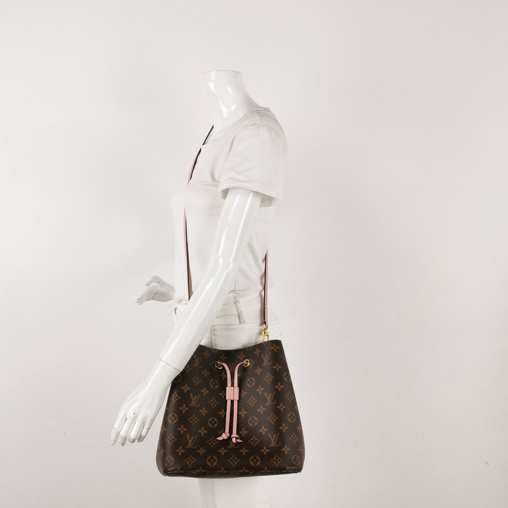 Louis Vuitton Crossbody M44022