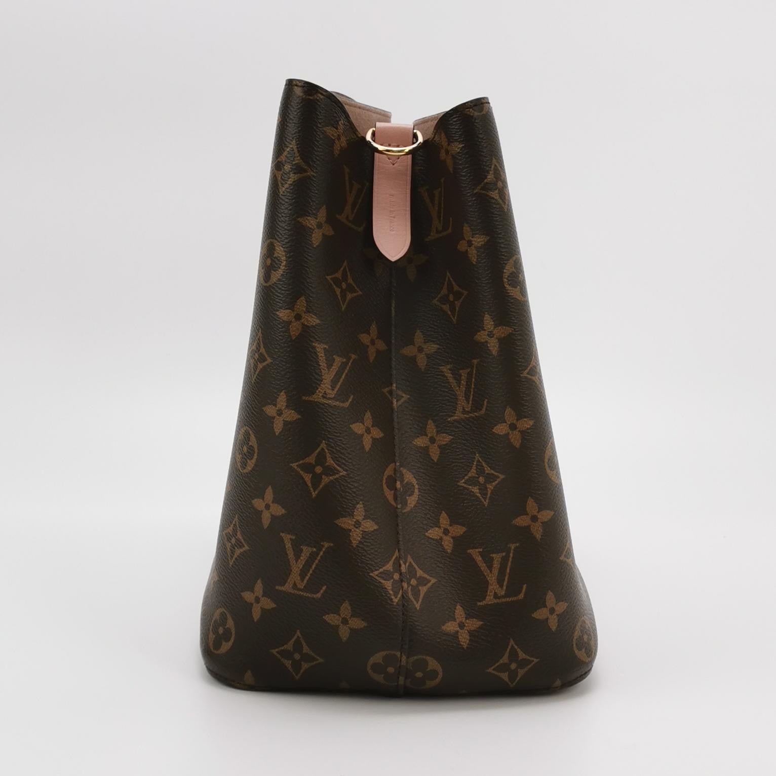 Louis Vuitton Crossbody M44022