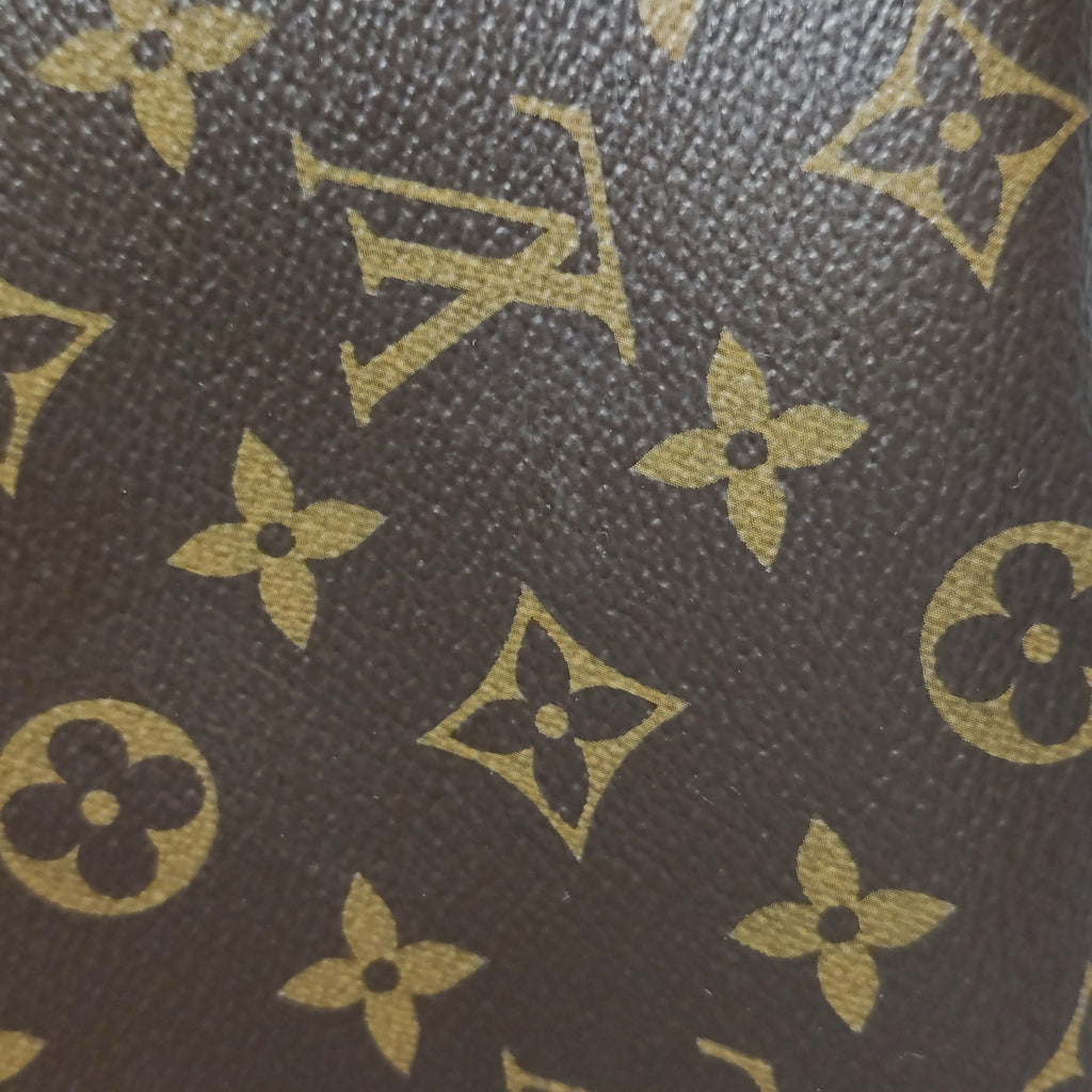 Louis Vuitton Crossbody M44022