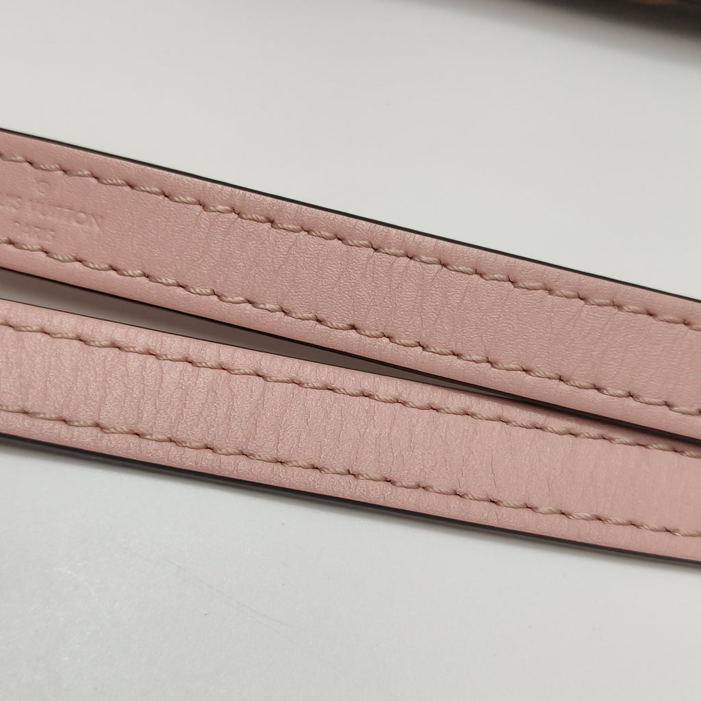 Louis Vuitton Crossbody M44022