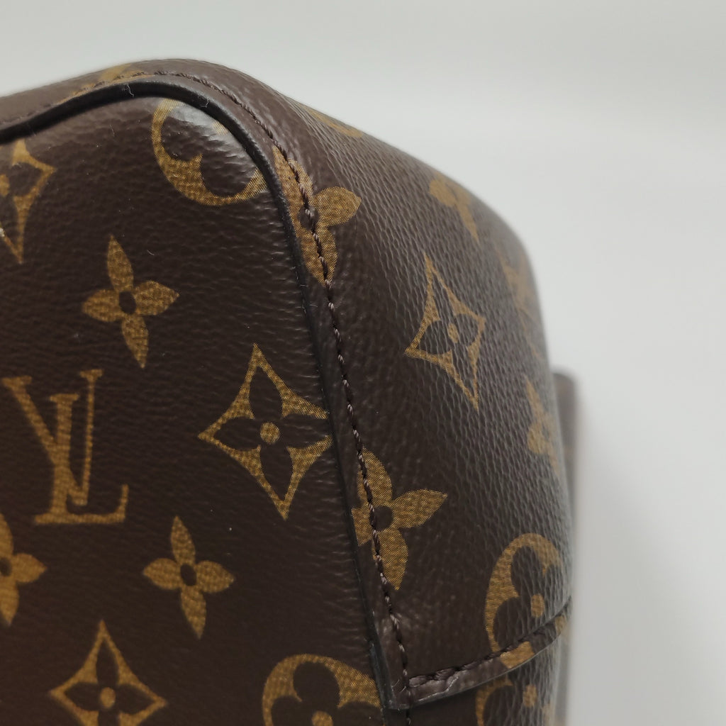 Louis Vuitton Crossbody M44022