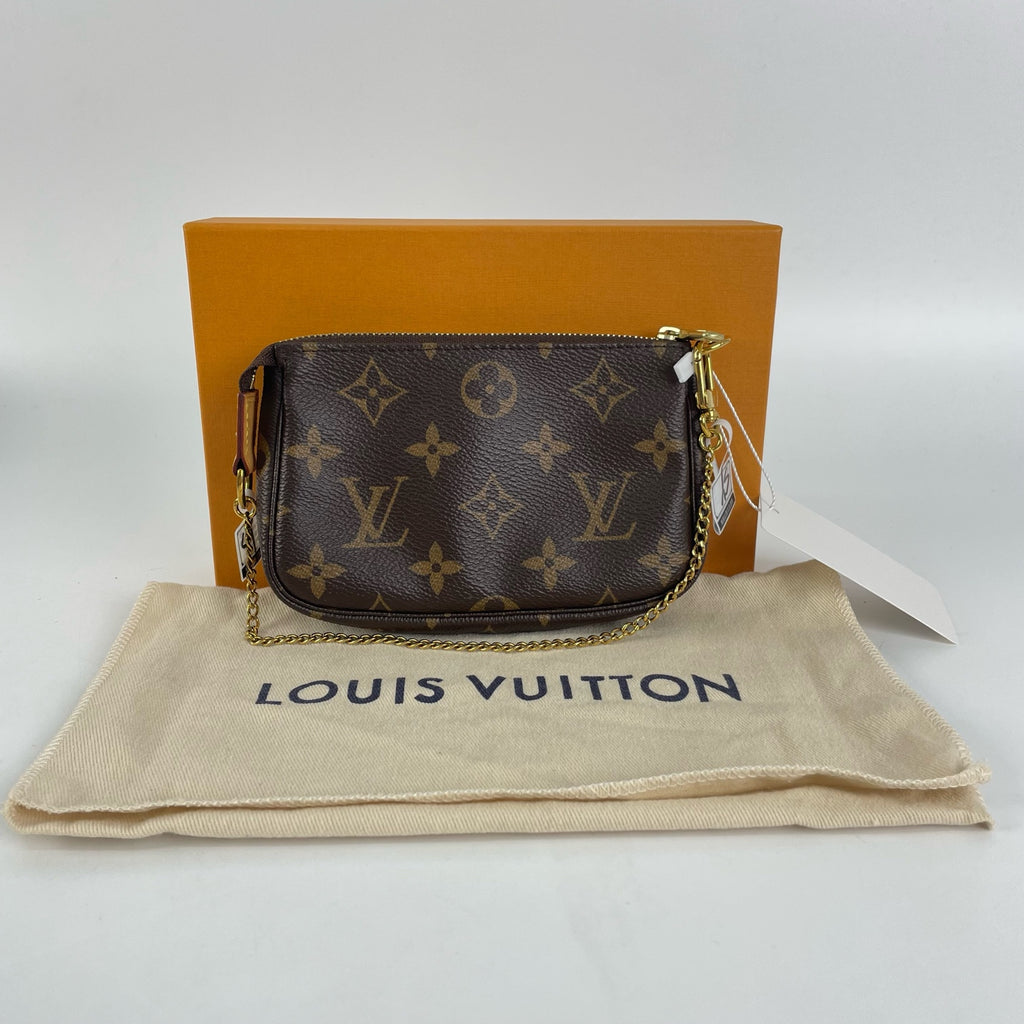 Louis Vuitton Clutch