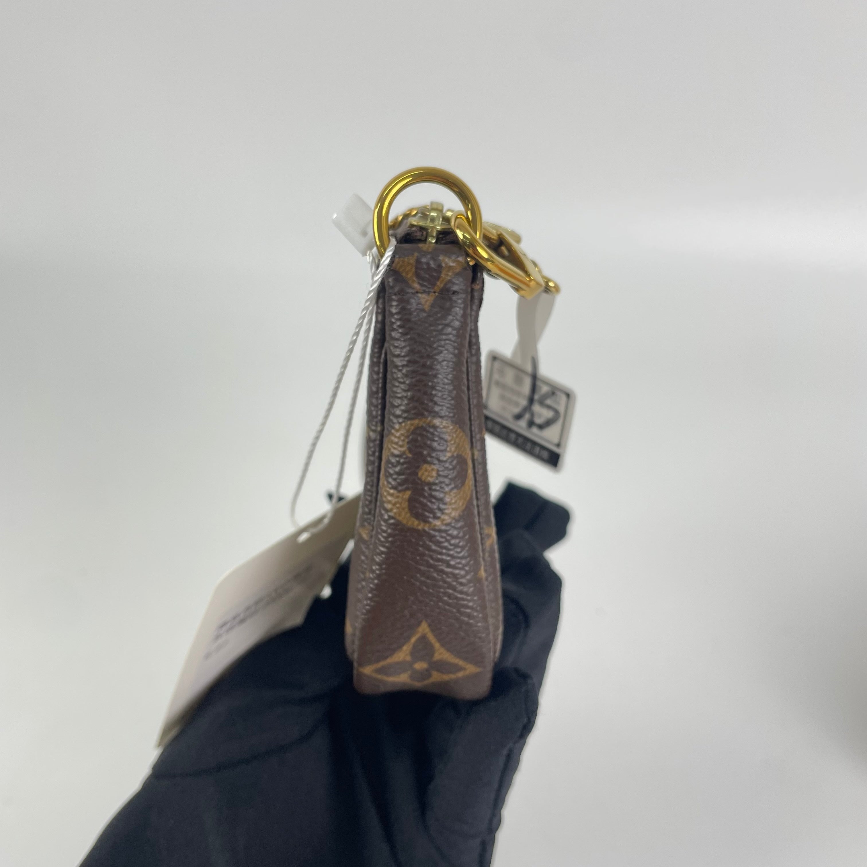 Louis Vuitton Clutch
