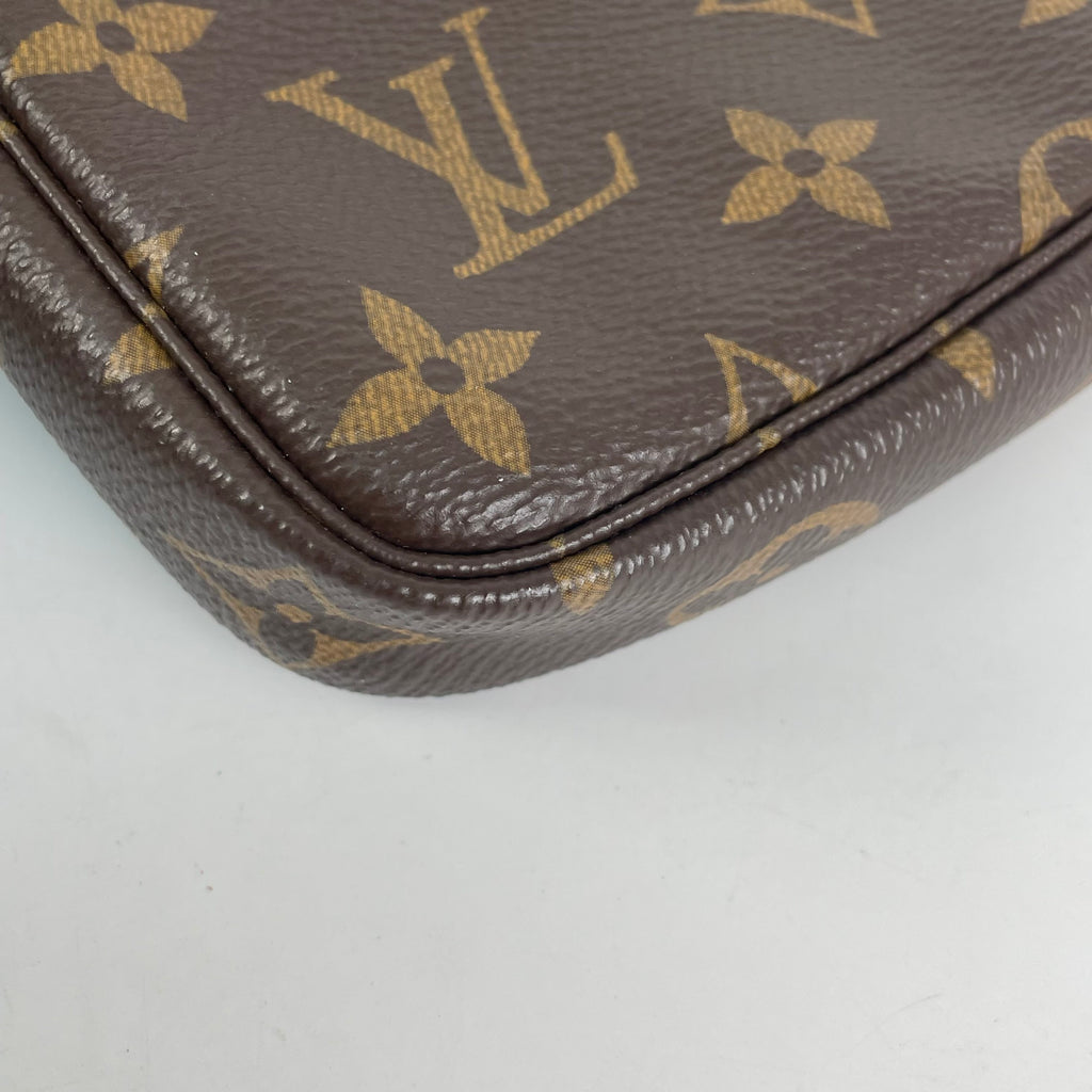 Louis Vuitton Clutch