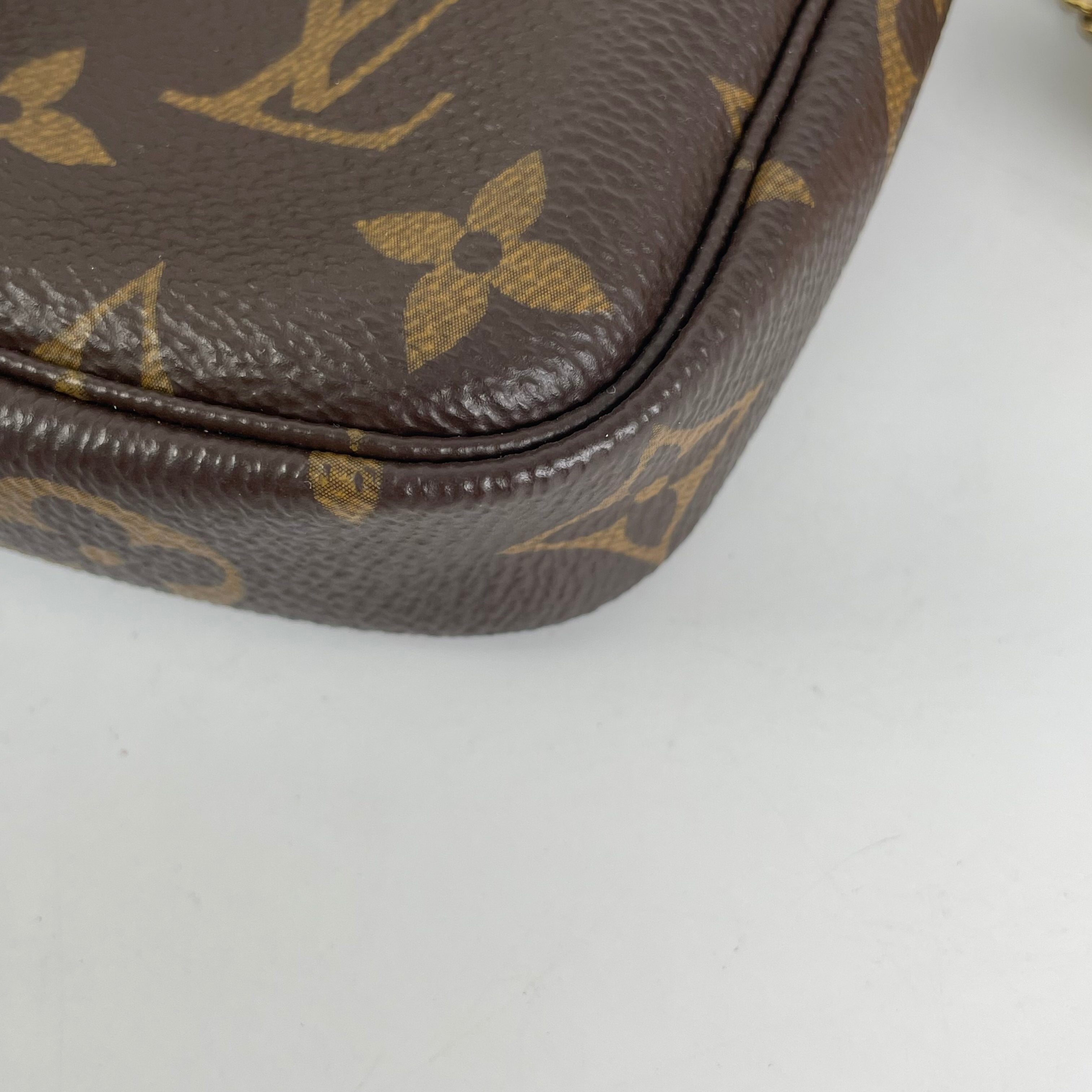 Louis Vuitton Clutch