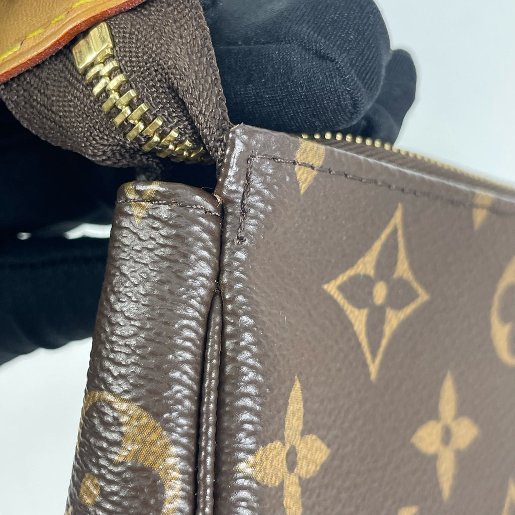 Louis Vuitton Clutch