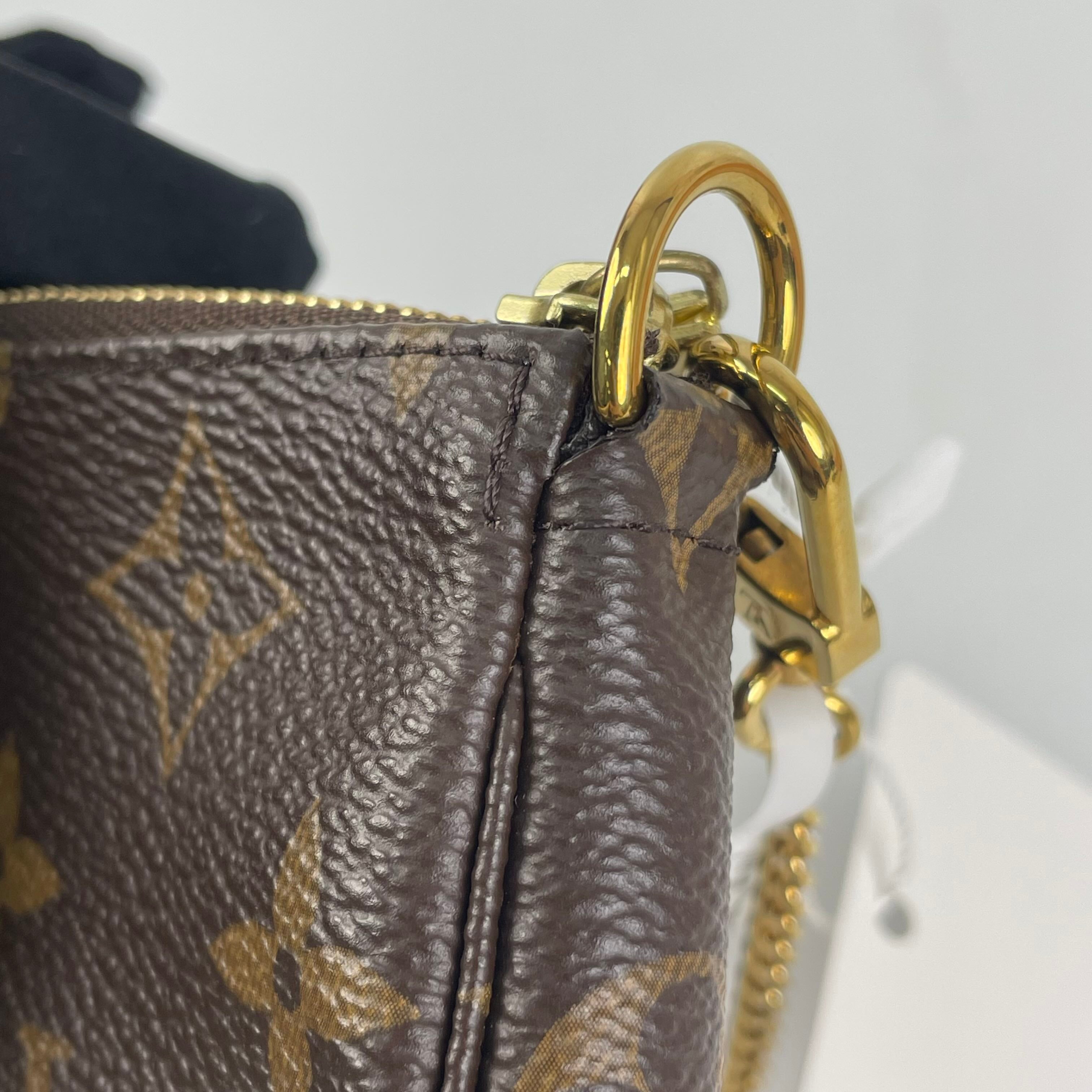 Louis Vuitton Clutch