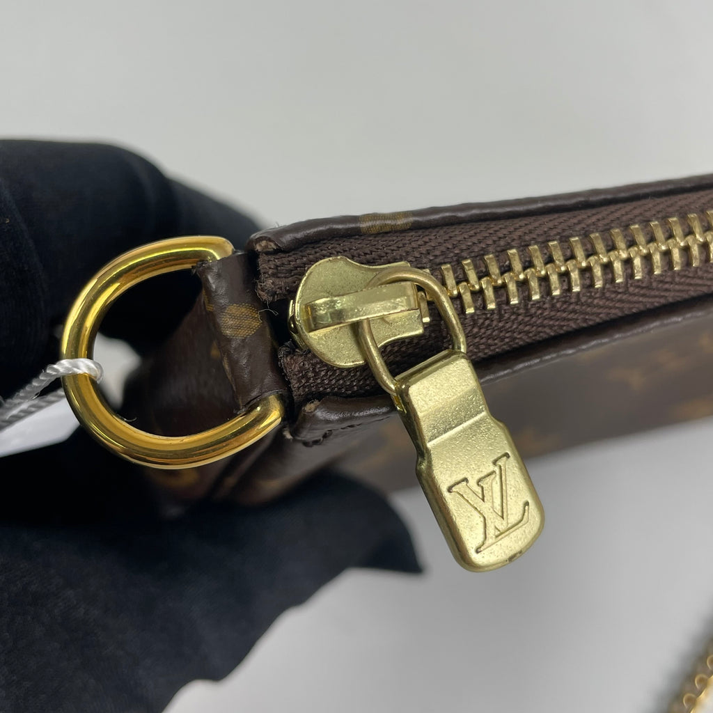 Louis Vuitton Clutch