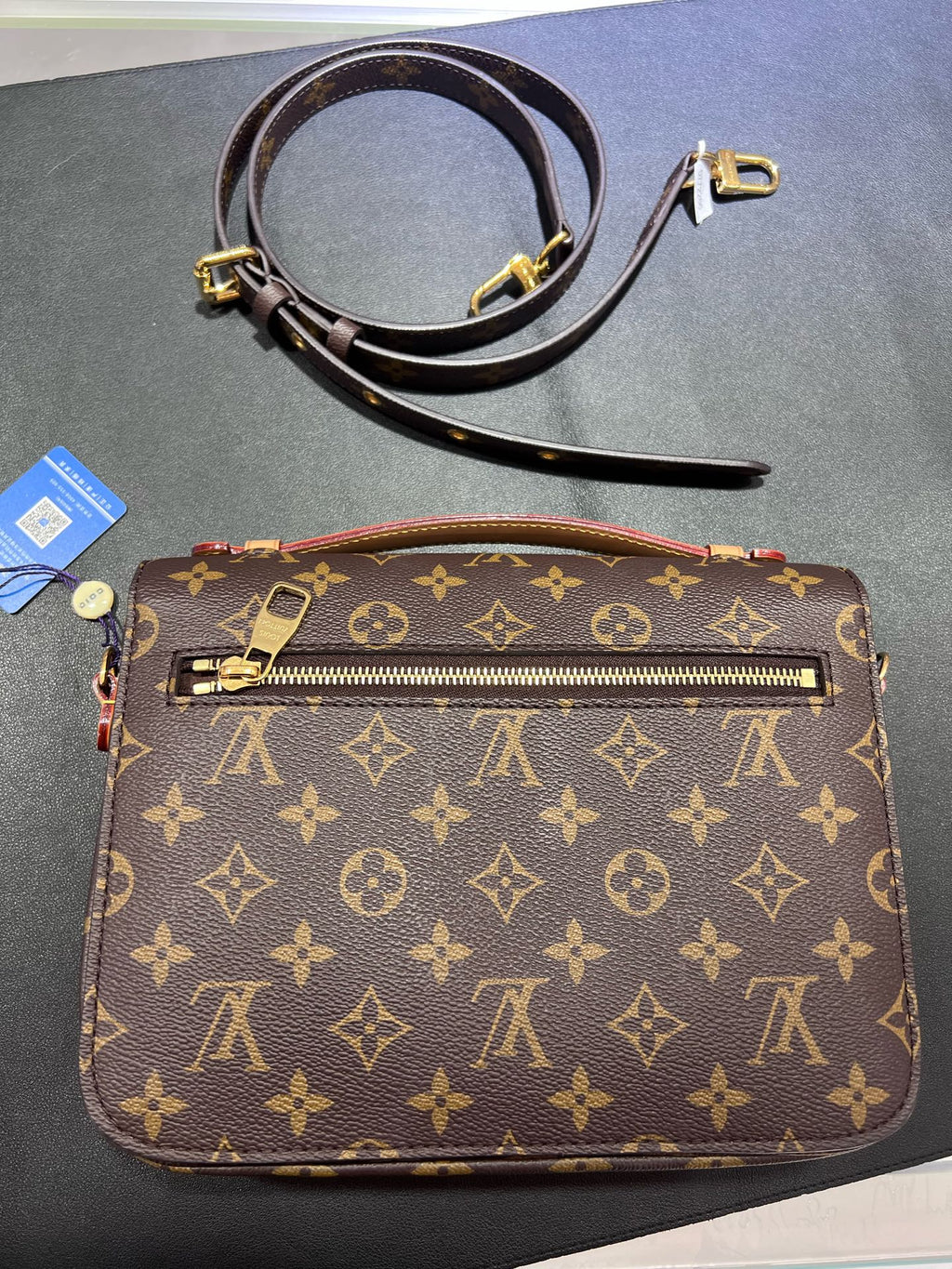 Louis Vuitton Pochette Métis Canvas Messenger Bag M44875