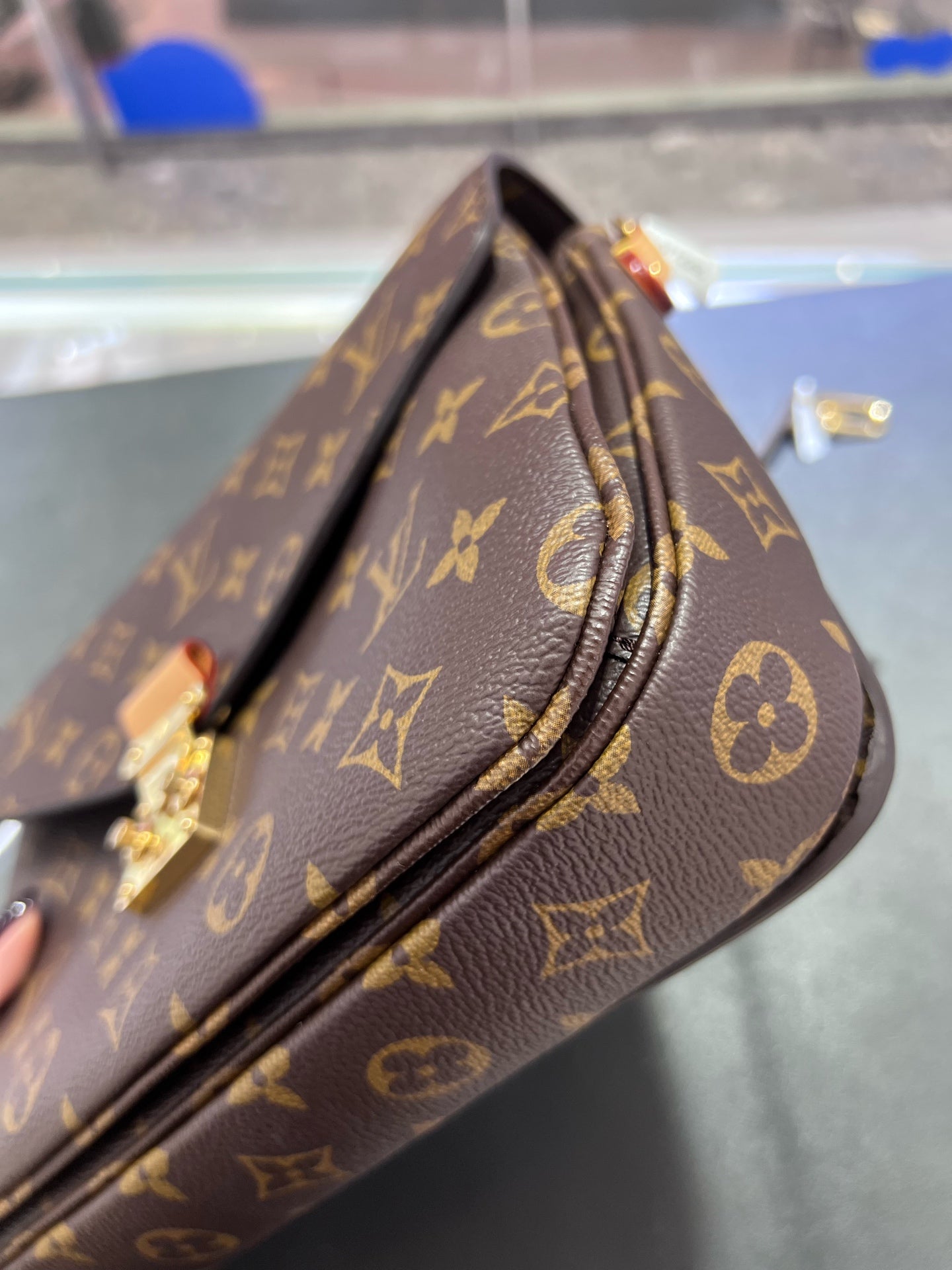 Louis Vuitton Pochette Métis Canvas Messenger Bag M44875