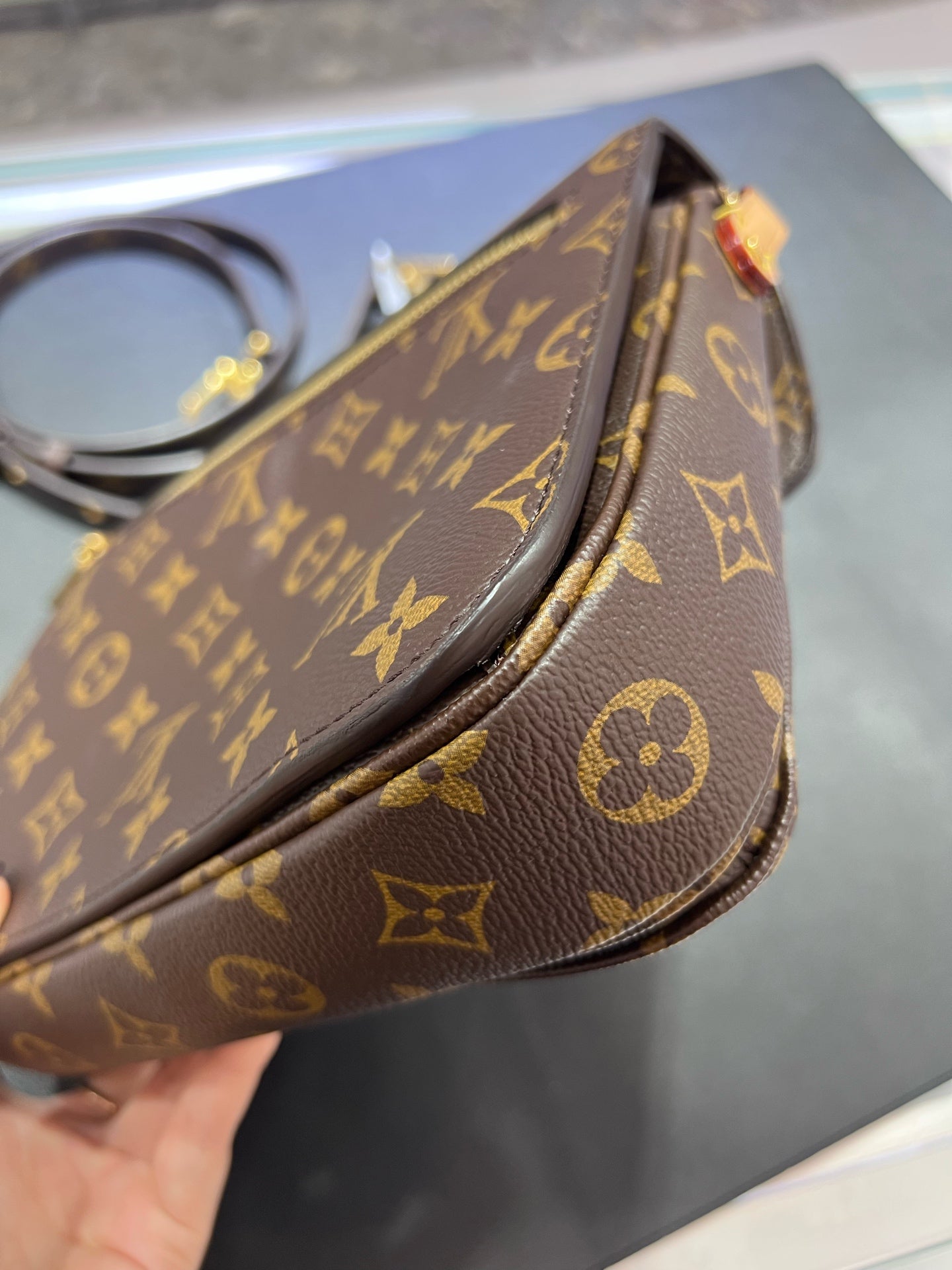 Louis Vuitton Pochette Métis Canvas Messenger Bag M44875