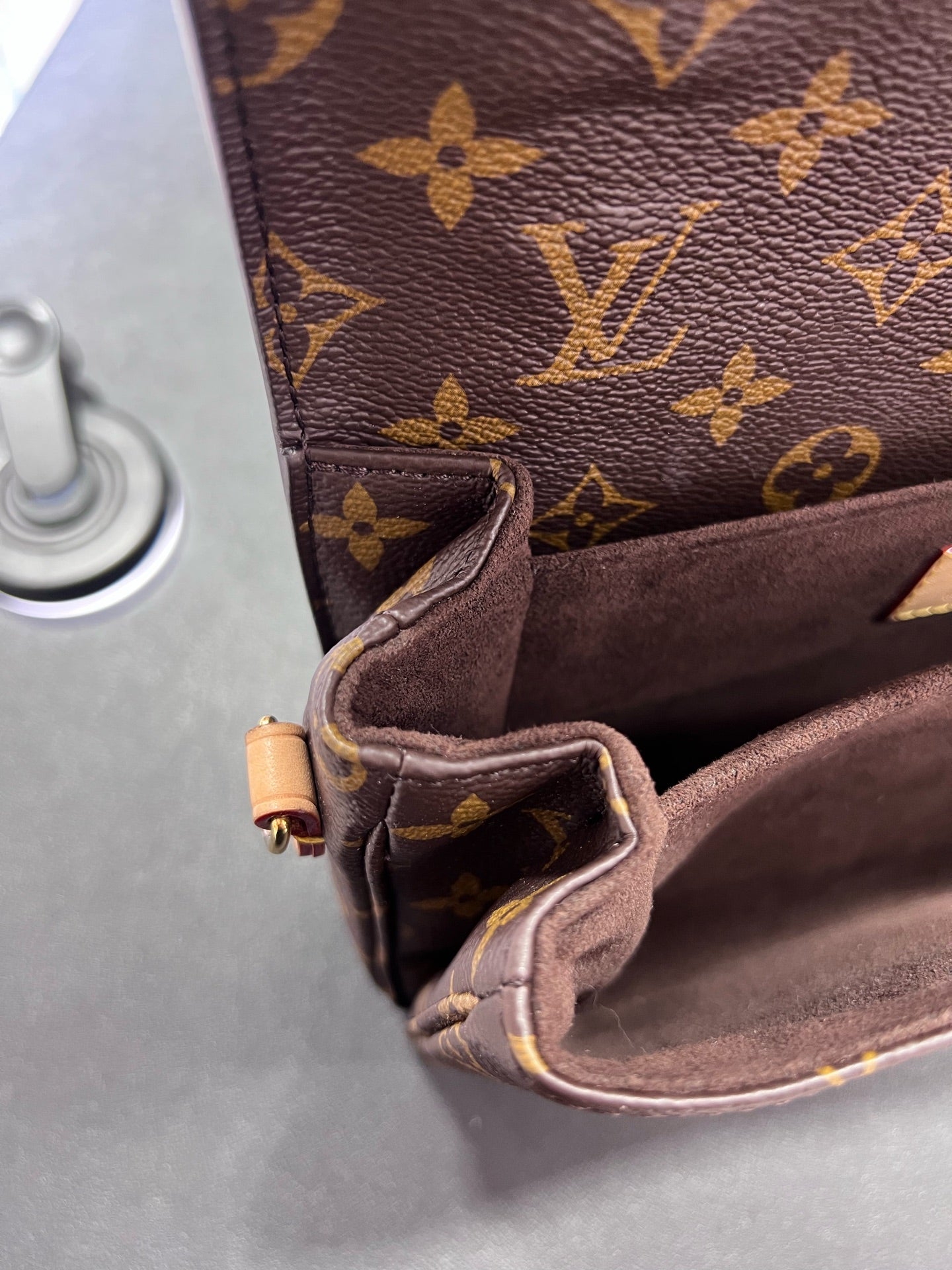 Louis Vuitton Pochette Métis Canvas Messenger Bag M44875