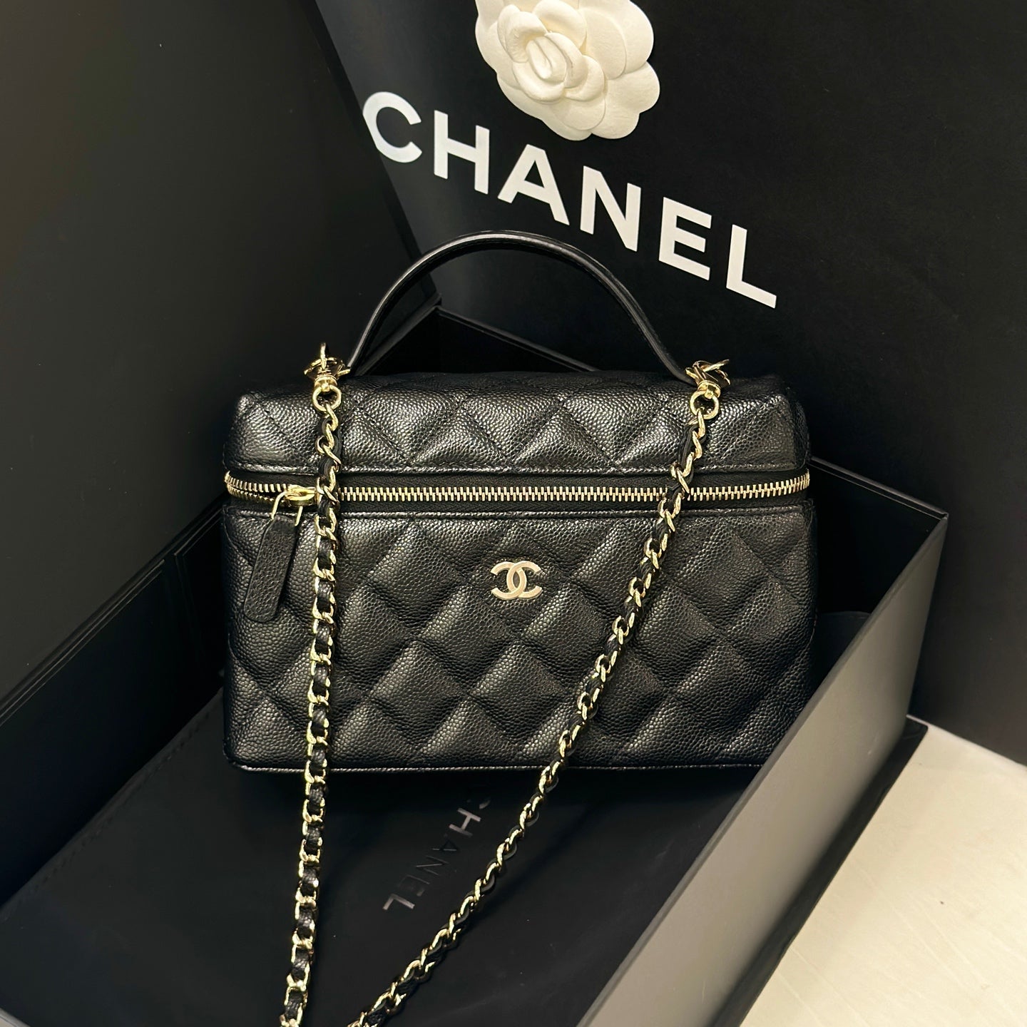 Chanel Shoulder, crossbody, and tote bag 19.5×5×17 AP4385-Y04059-C3906