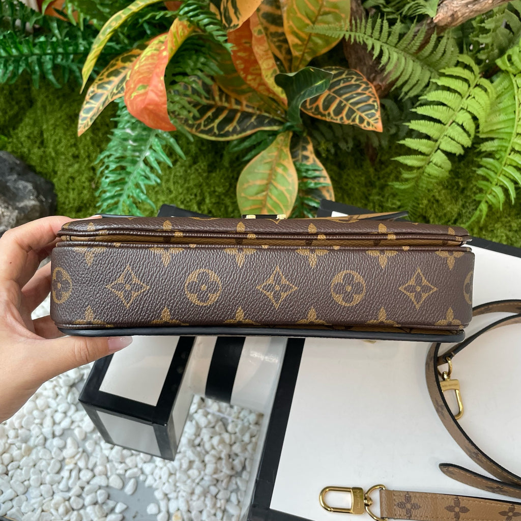 Louis Vuitton Messenger Bag