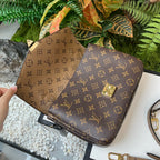 Louis Vuitton Messenger Bag