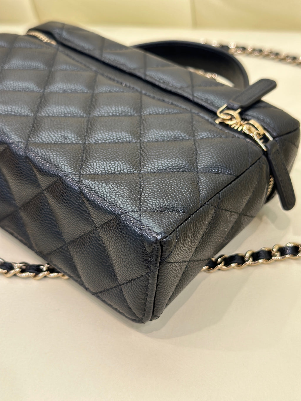 Chanel Shoulder, crossbody, and tote bag 19.5×5×17 AP4385-Y04059-C3906