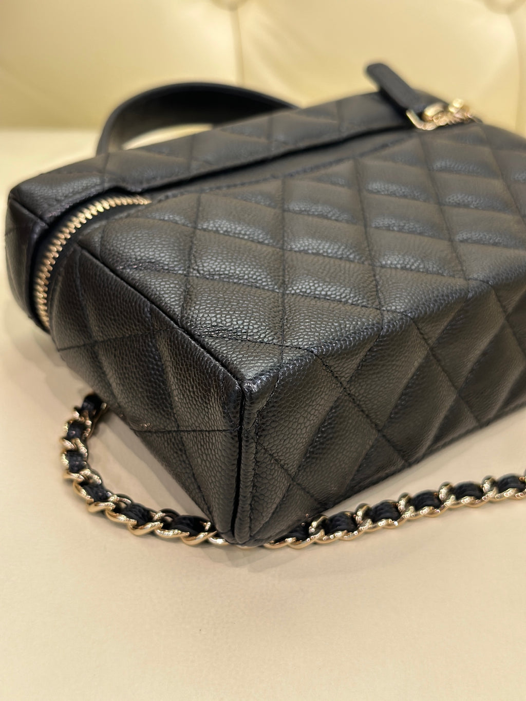 Chanel Shoulder, crossbody, and tote bag 19.5×5×17 AP4385-Y04059-C3906