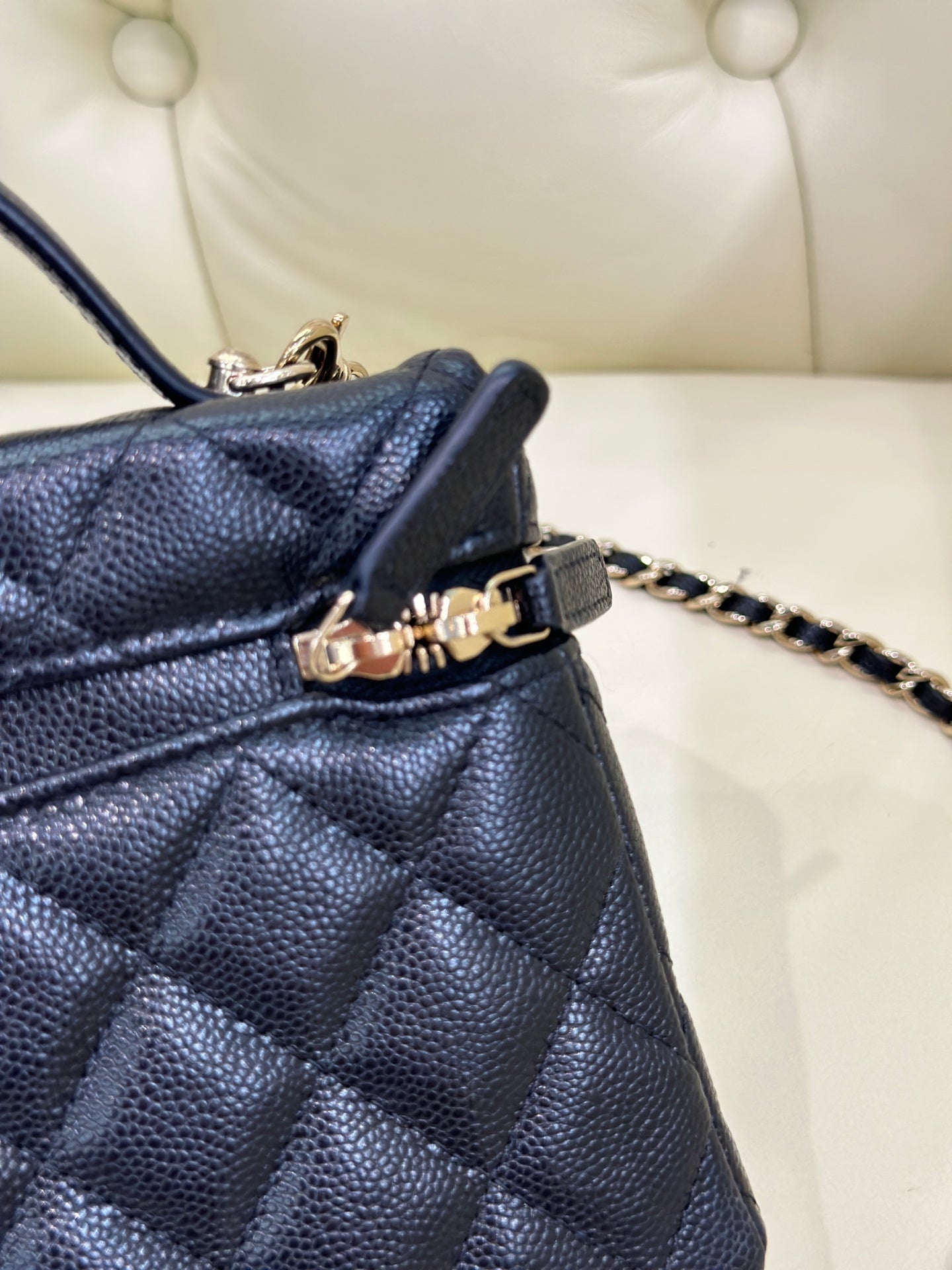 Chanel Shoulder, crossbody, and tote bag 19.5×5×17 AP4385-Y04059-C3906