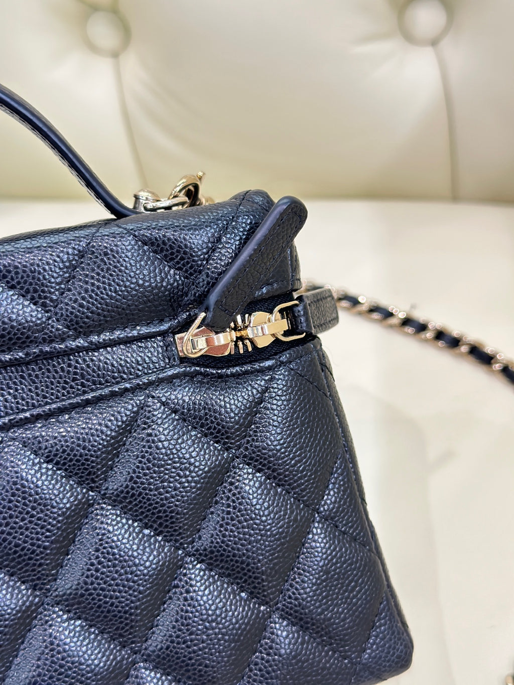 Chanel Shoulder, crossbody, and tote bag 19.5×5×17 AP4385-Y04059-C3906