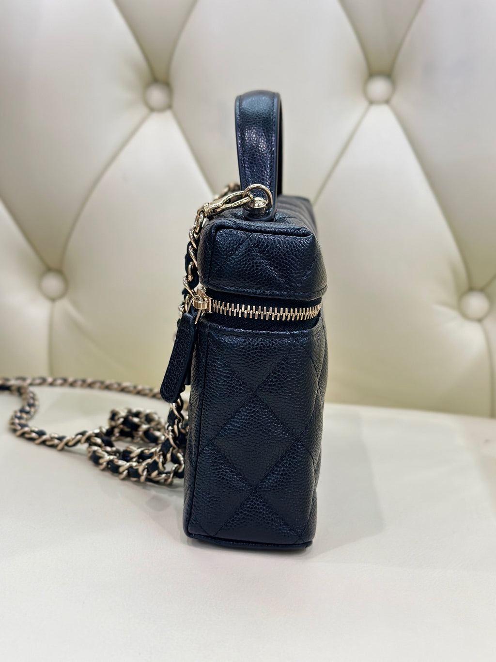 Chanel Shoulder, crossbody, and tote bag 19.5×5×17 AP4385-Y04059-C3906