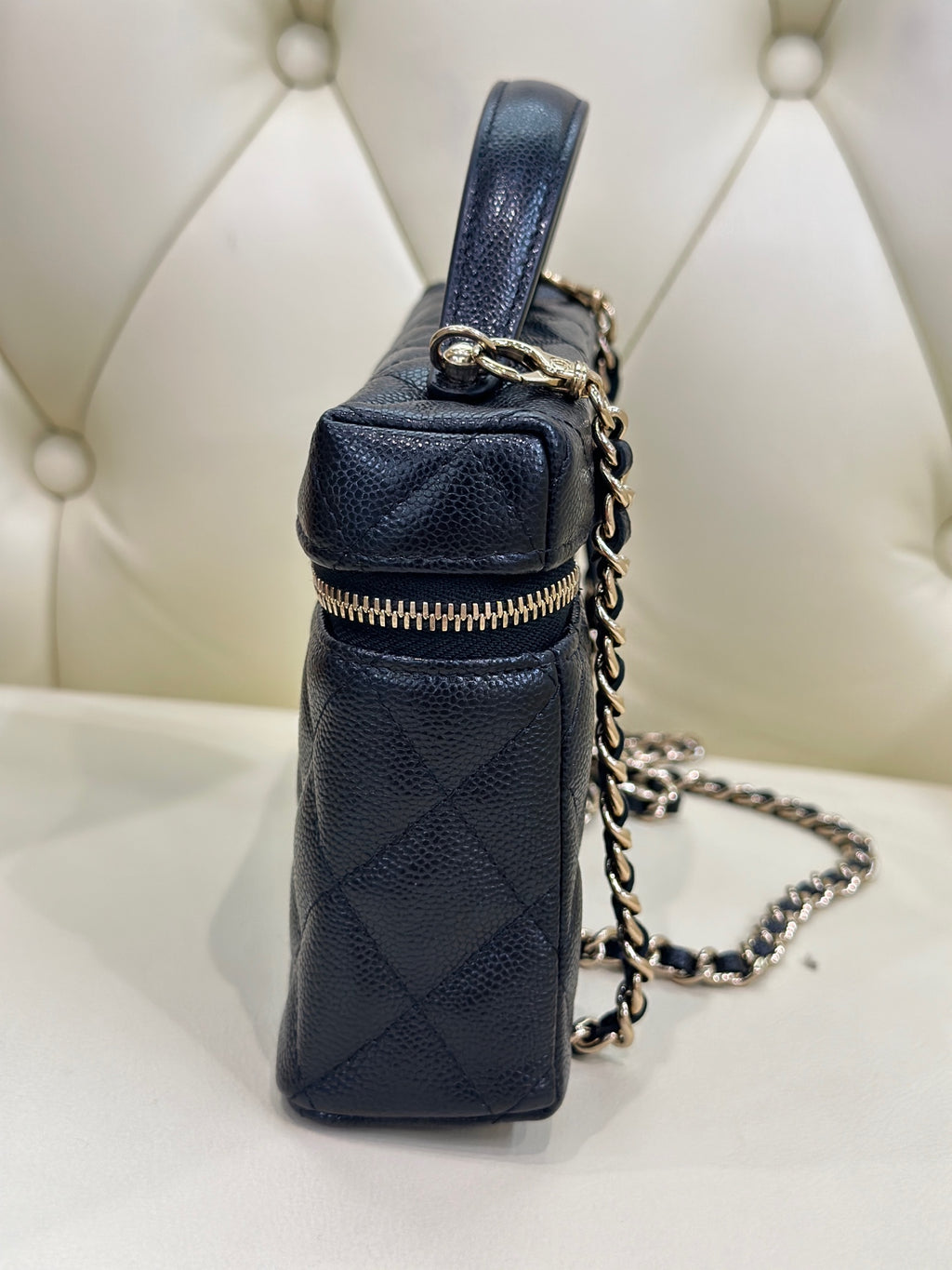 Chanel Shoulder, crossbody, and tote bag 19.5×5×17 AP4385-Y04059-C3906