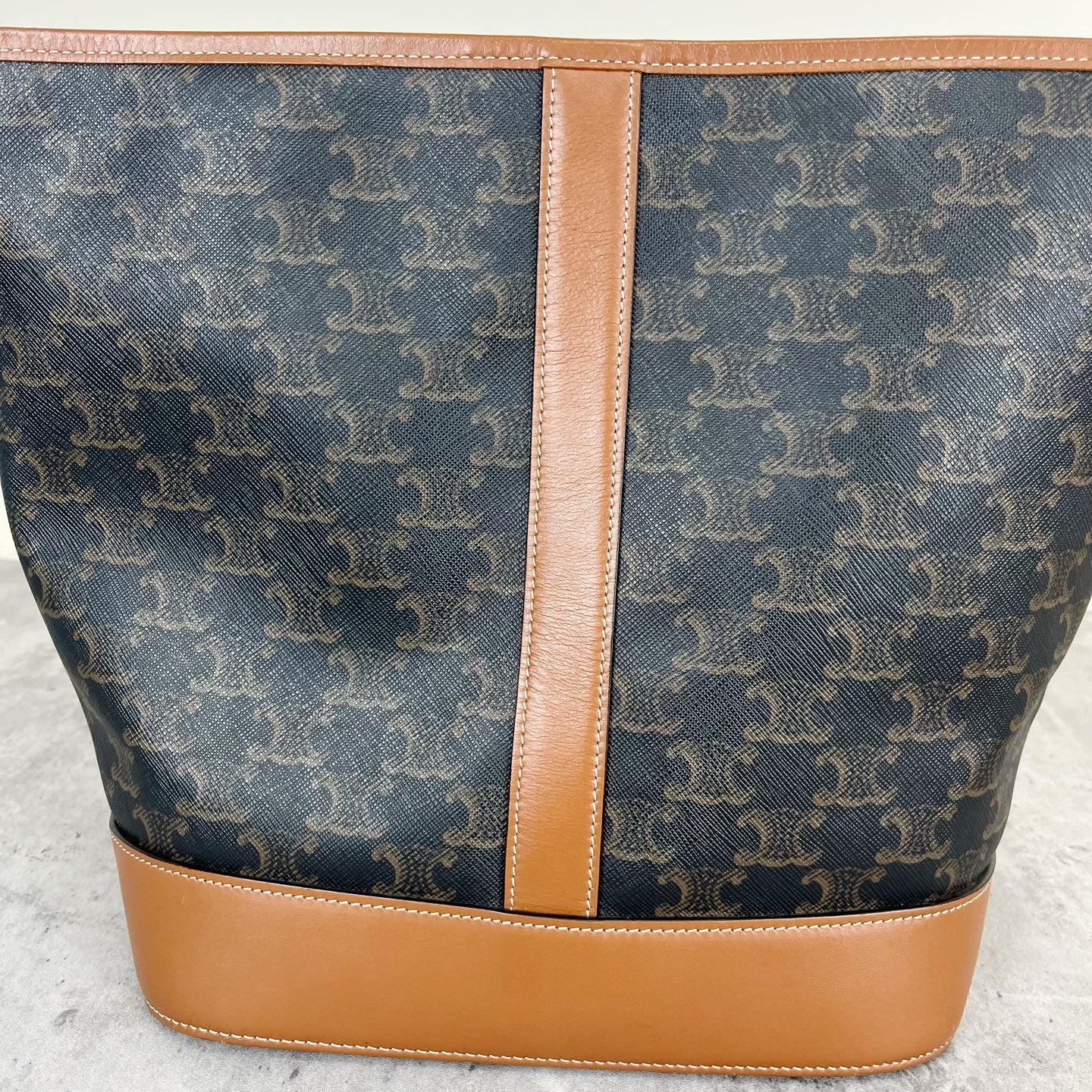 Celine Medium-sized bucket bag with a logo print Bucket & Drawstring Bag 191132CAS.04LU