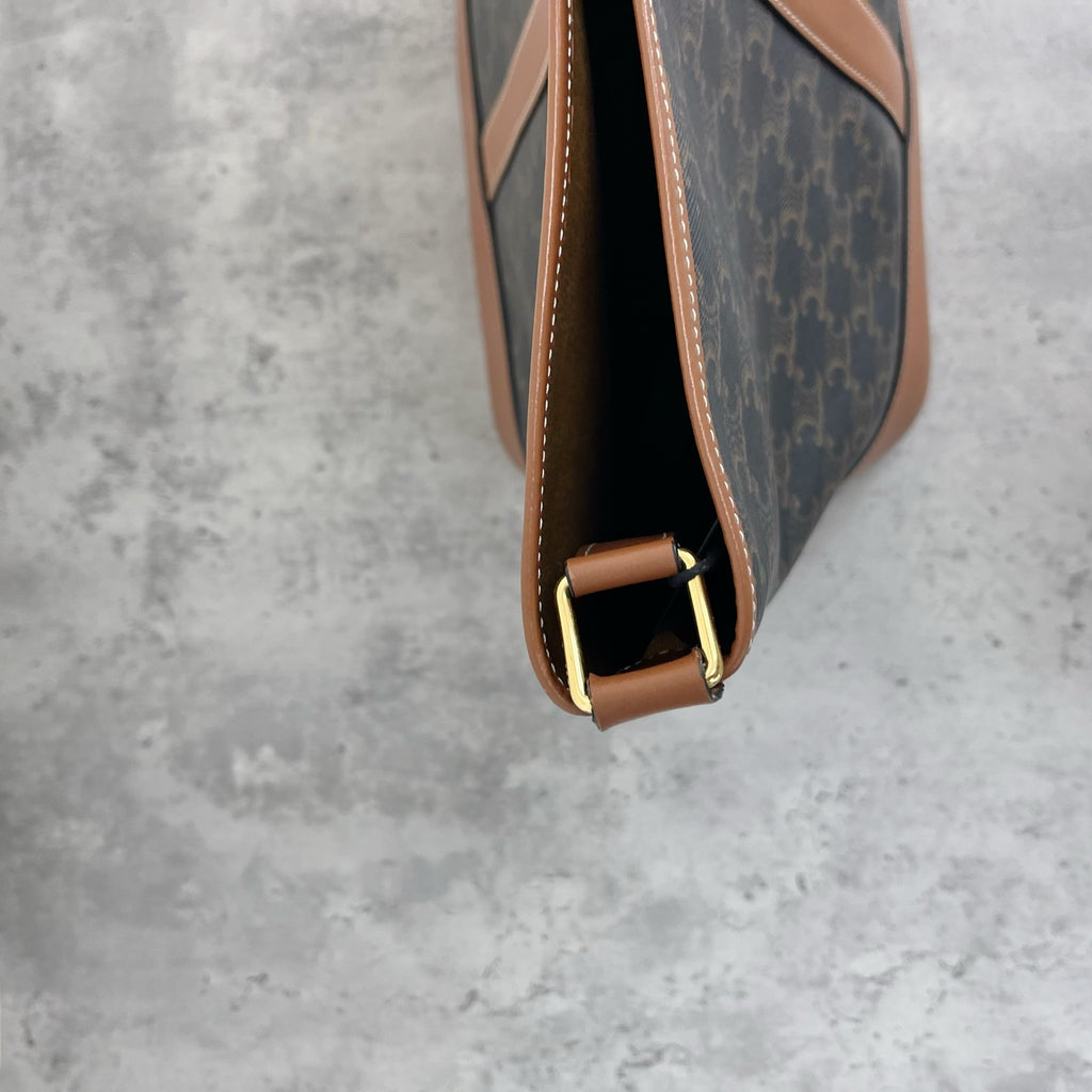 Celine Medium-sized bucket bag with a logo print Bucket & Drawstring Bag 191132CAS.04LU