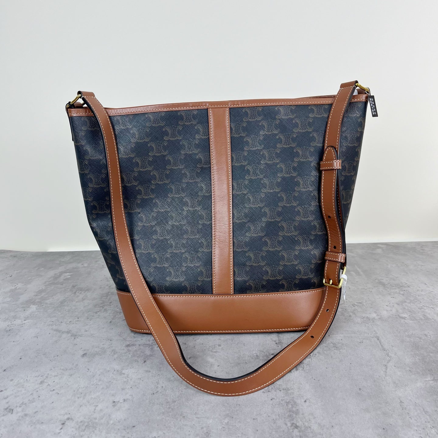 Celine Medium-sized bucket bag with a logo print Bucket & Drawstring Bag 191132CAS.04LU
