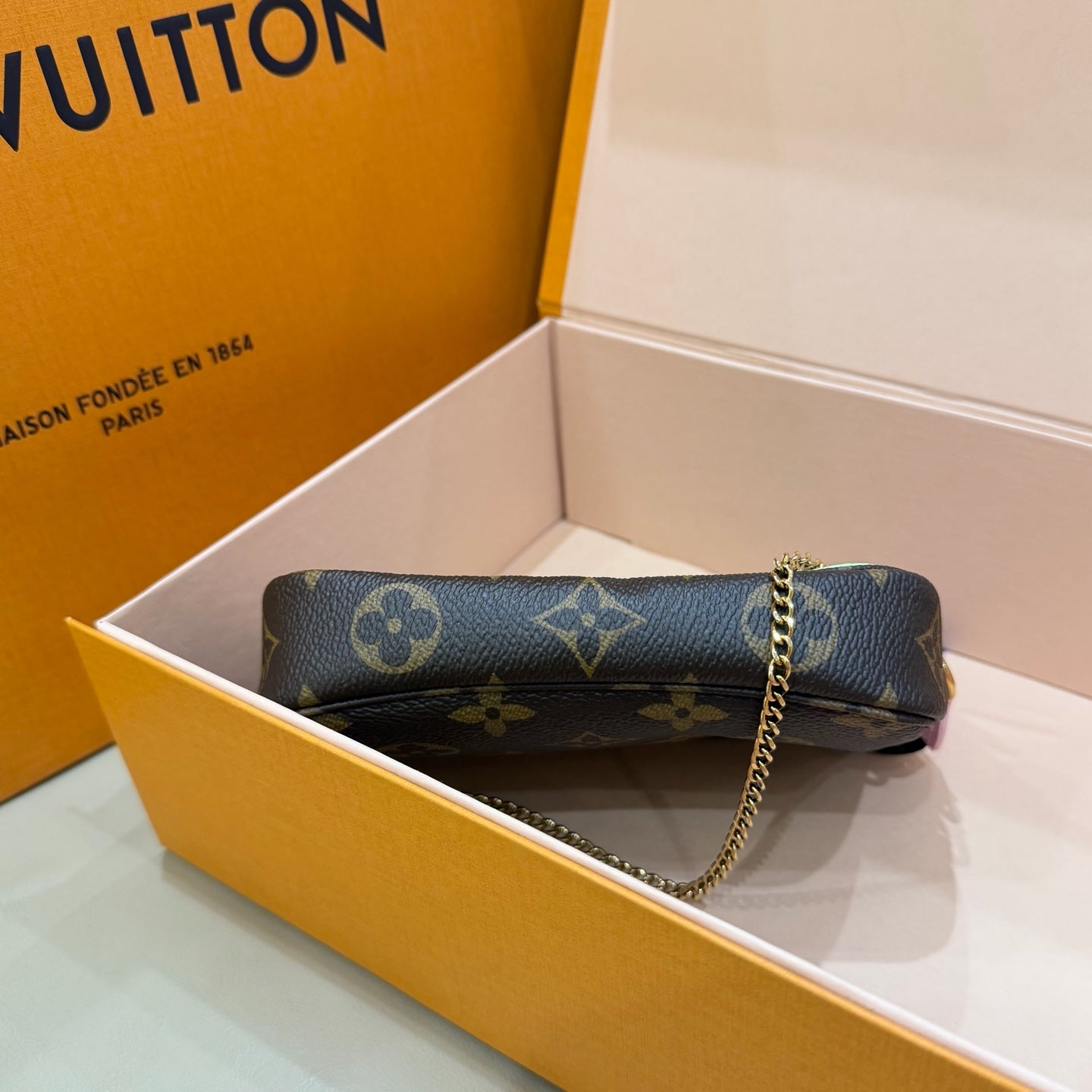 Louis Vuitton M45905