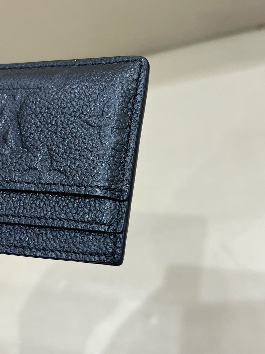 Louis Vuitton Black 10.2 x 7.3 x 0.3