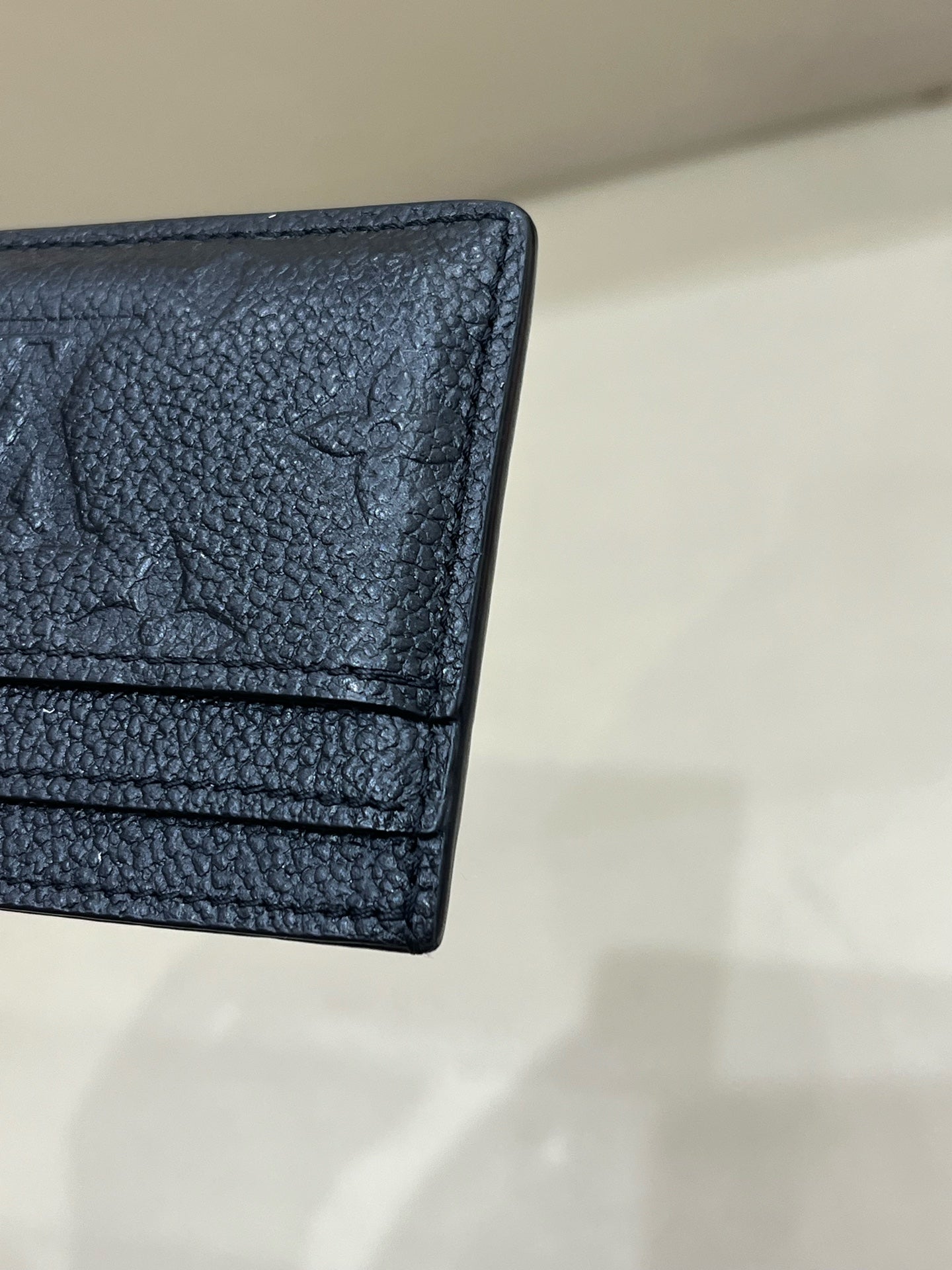 Louis Vuitton Black 10.2 x 7.3 x 0.3