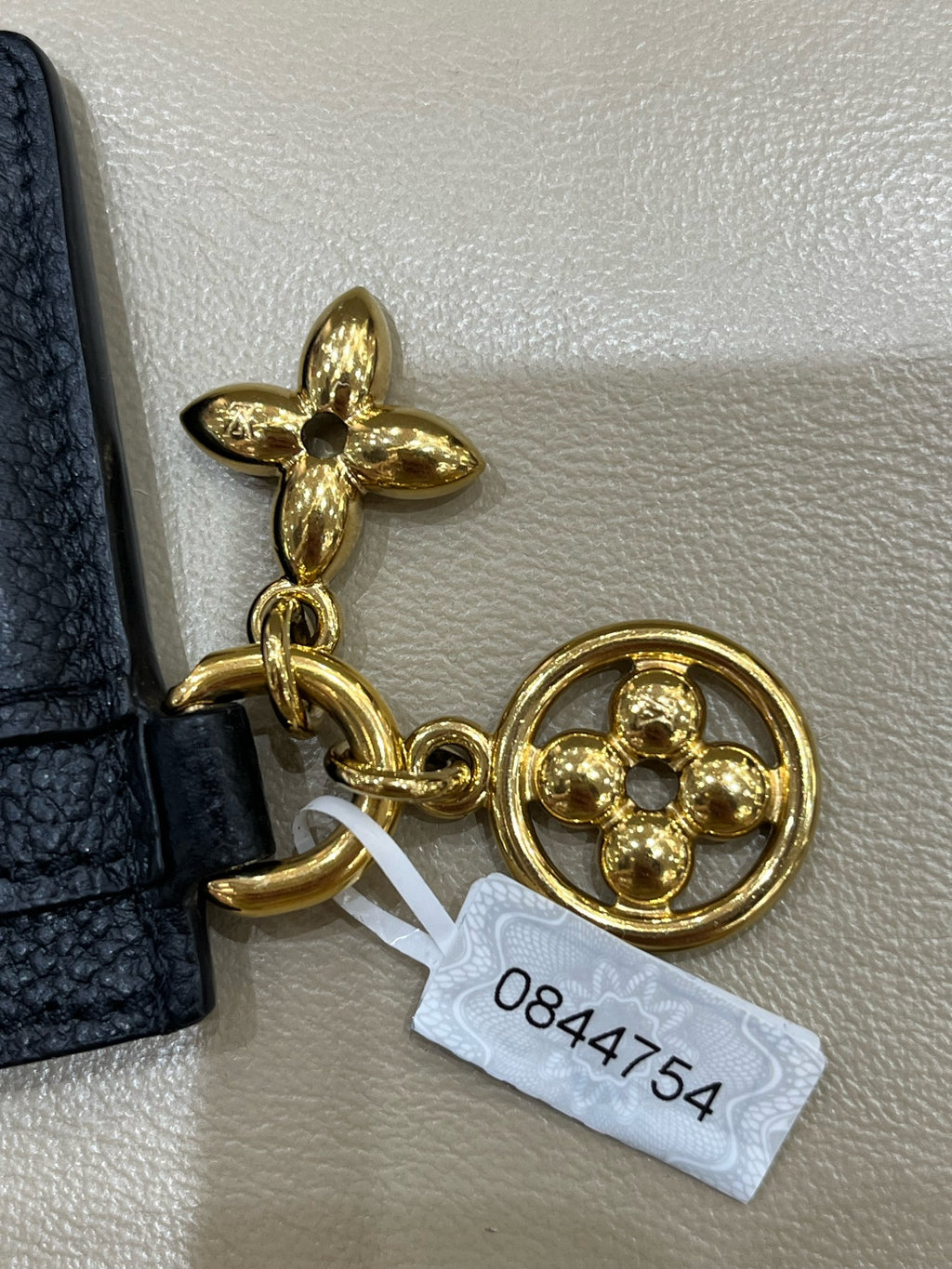Louis Vuitton Black 10.2 x 7.3 x 0.3