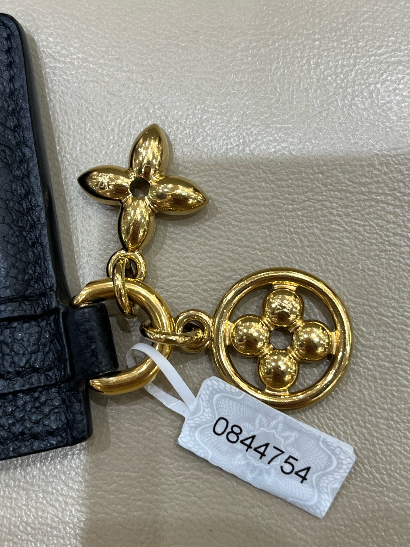 Louis Vuitton Black 10.2 x 7.3 x 0.3