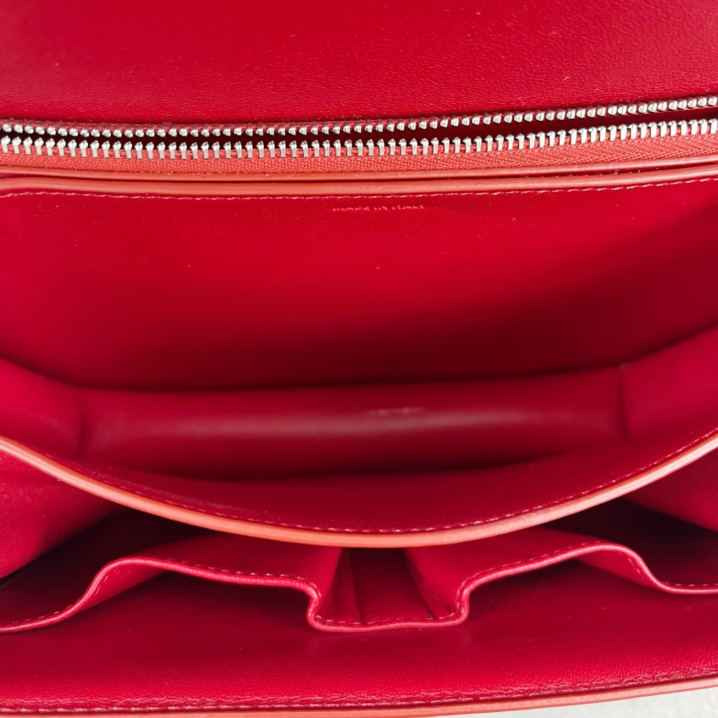 Celine Classic Medium-Size Polished Calfskin Handbag Leather Red 189173DLS.27ED