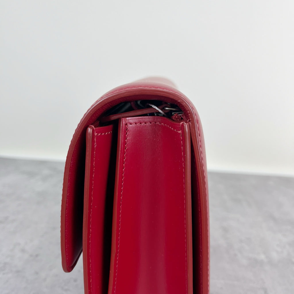 Celine Classic Medium-Size Polished Calfskin Handbag Leather Red 189173DLS.27ED