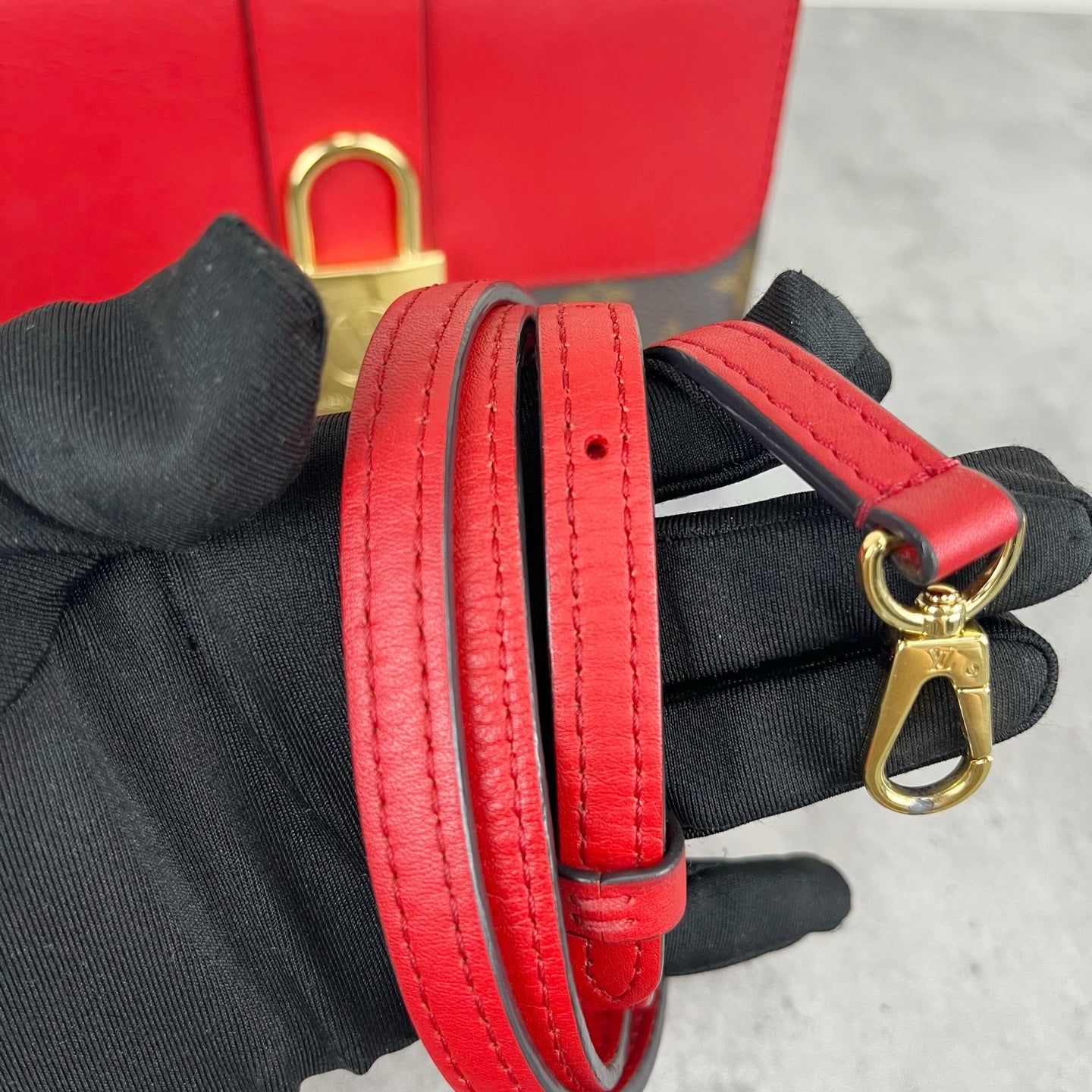 Louis Vuitton M44322