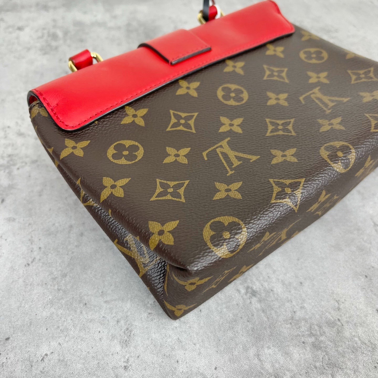 Louis Vuitton M44322