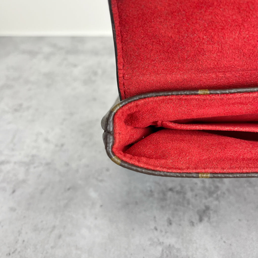 Louis Vuitton M44322