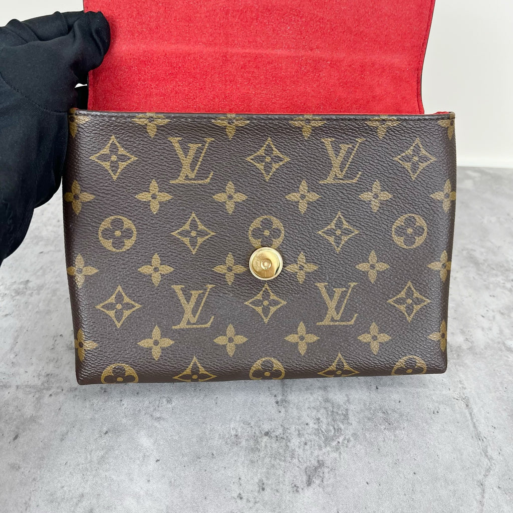 Louis Vuitton M44322
