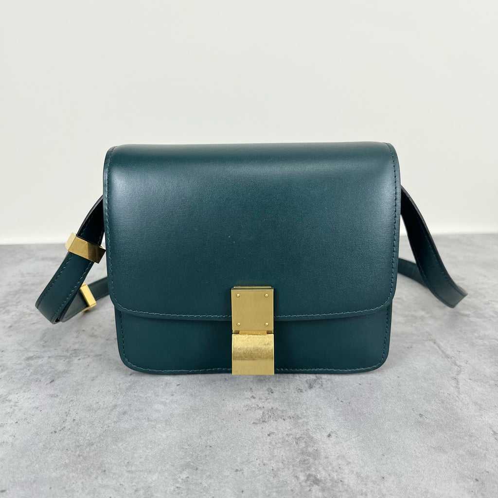 Celine Classic Medium-Size Polished Calfskin Handbag Green 189173DLS.31AN