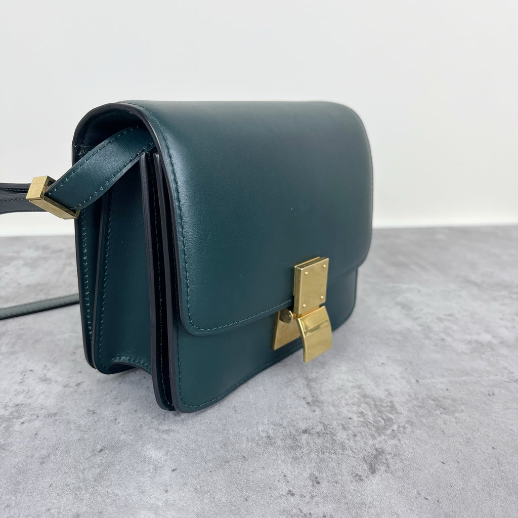 Celine Classic Medium-Size Polished Calfskin Handbag Green 189173DLS.31AN